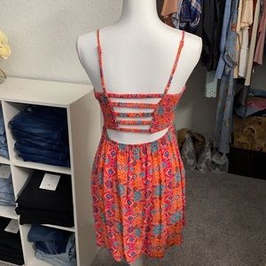 Women’s Coral Design Strappy Back Dress Size Medium